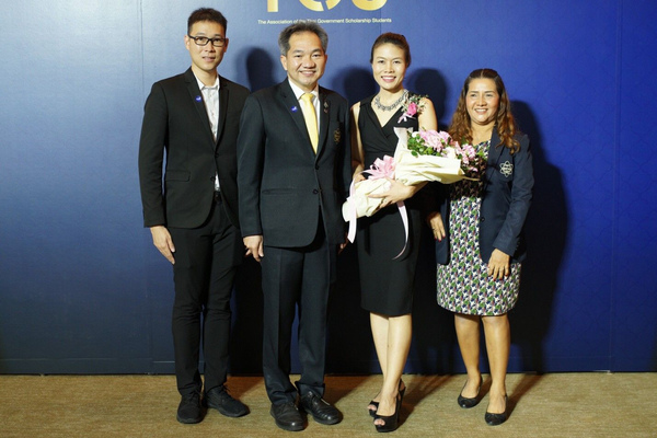 รูปประจำเรื่อง: สสวท. ร่วมแสดงความยินดีนักเรียนทุน พสวท. รับรางวัลนักเรียนทุนรัฐบาลไทยดาวรุ่ง ประจำปี 2563